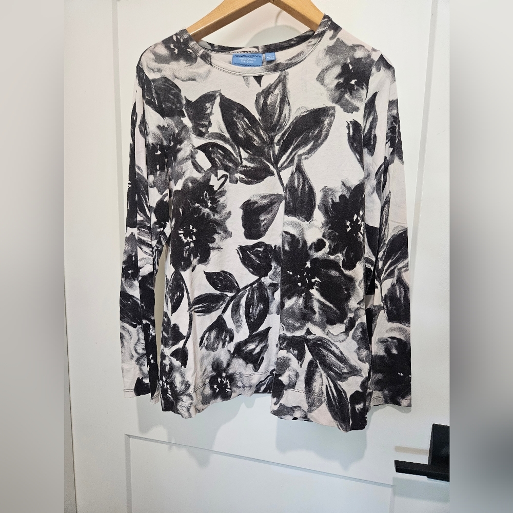 Floral long sleeve blouse